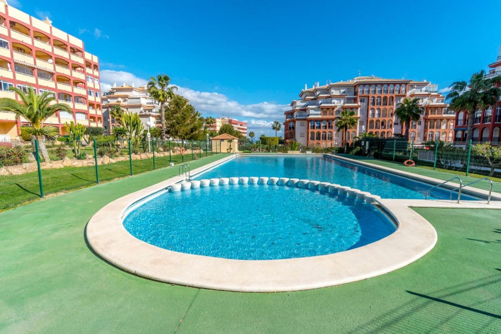 Nice Modern 2 Bed Apartment In Torrievieja Torrevieja Exterior foto